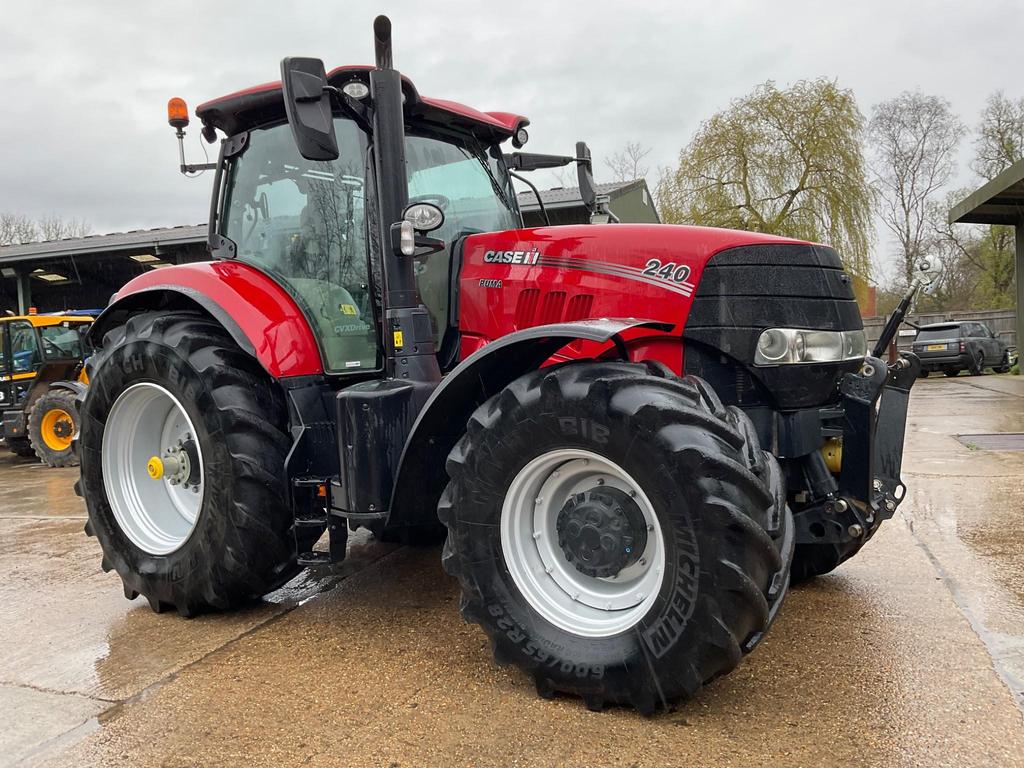 VAST CLAAS TRACTORS