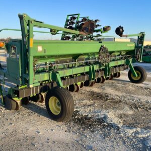 John Deere 1530