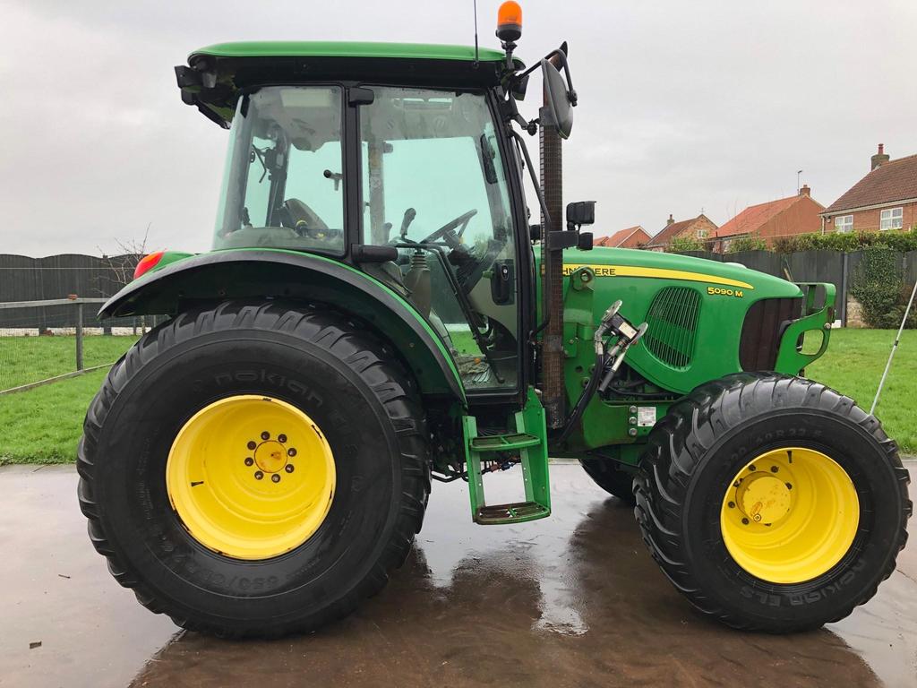 MODERN JOHN DEERE TRACTORS