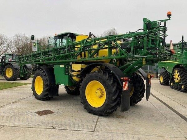 John Deere R4040