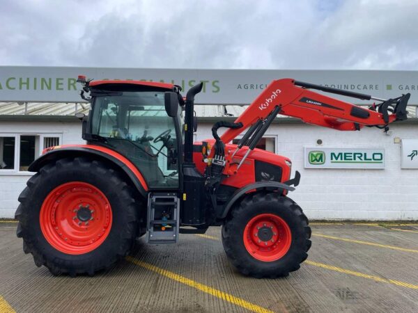 Kubota M6132 with Kubota LK2400 Front Loader