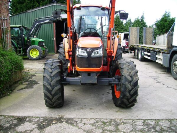 Kubota M9540